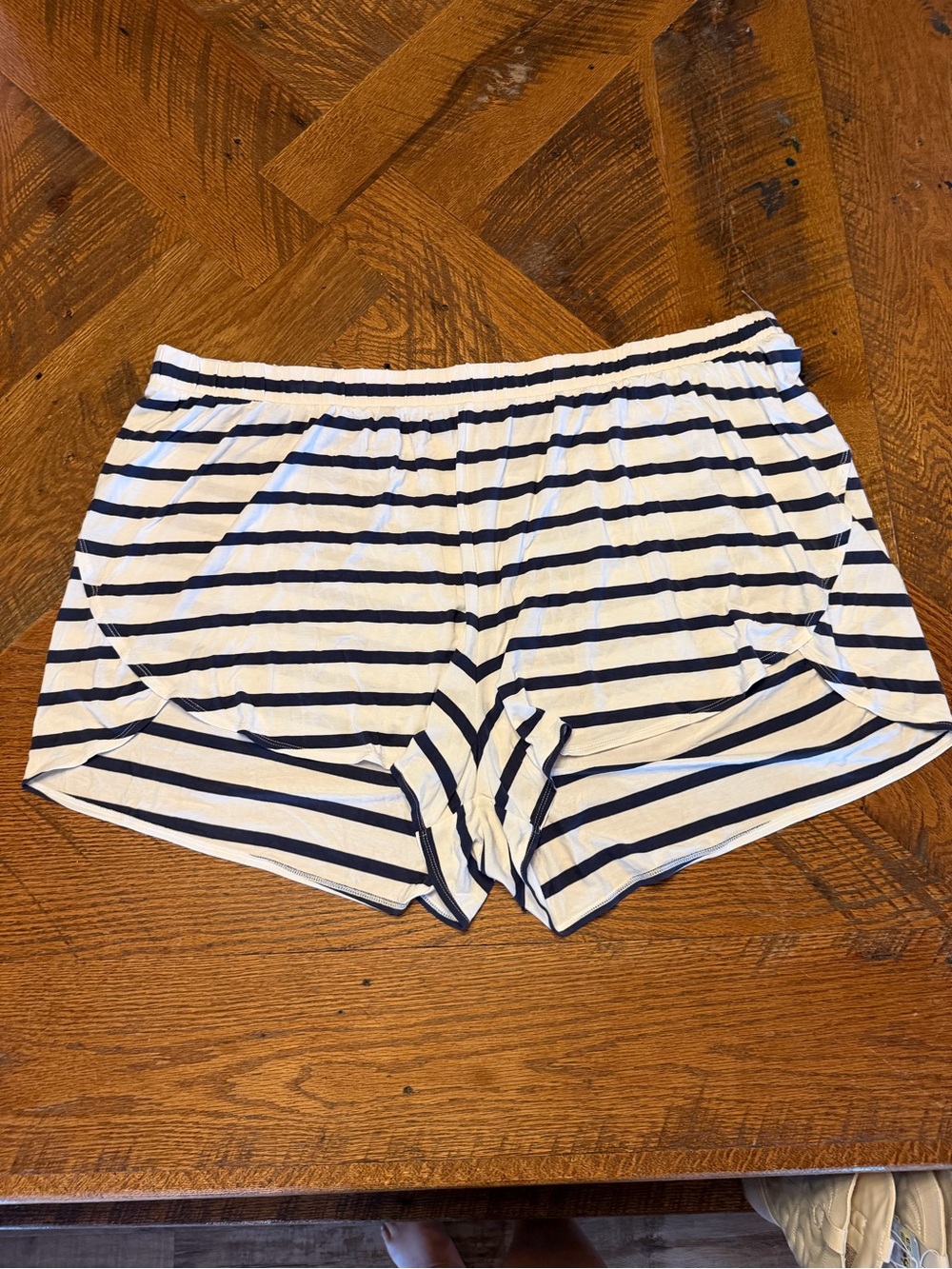 NWOT 4x Old Navy Women's Navy & White Striped Sleep Shorts- super soft -